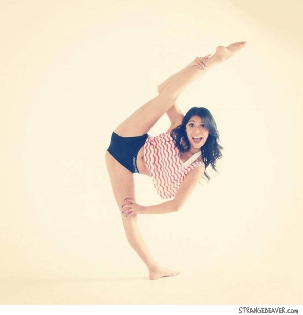 girl doing the splits
