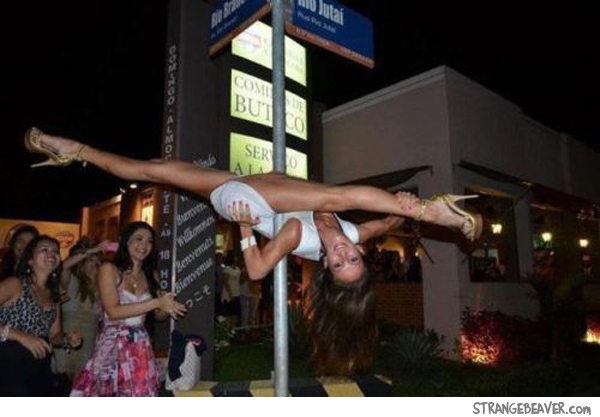 girl doing the splits