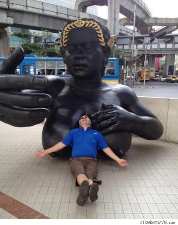 funny picture with statue