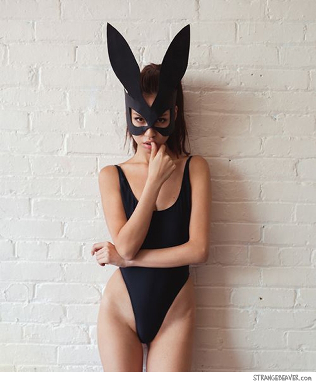 Sexy bunny girl